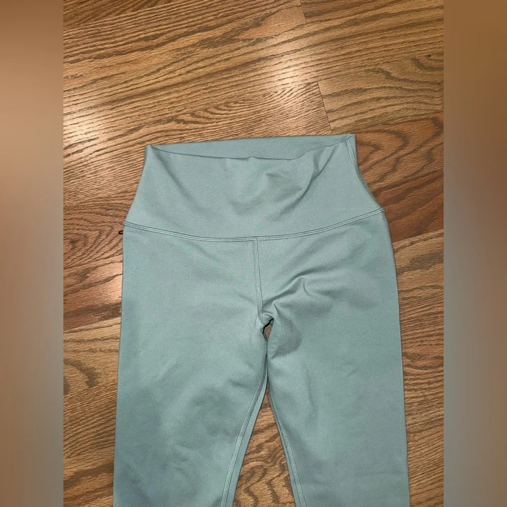 Alo Yoga High-Waist Airbrush Leggings - Botanic Green - Picture 5 of 12